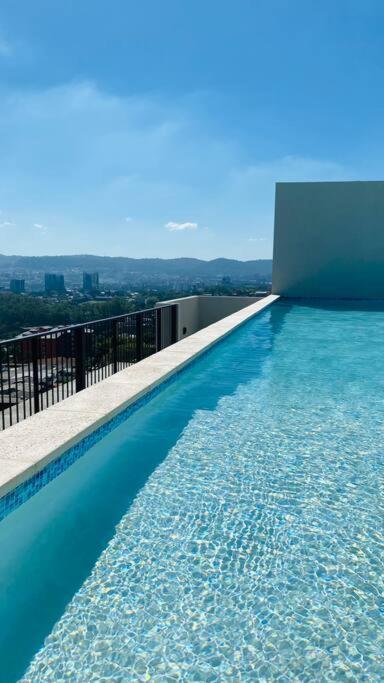 Entire Beautiful Condo With Rooftop Pool And Gym San Salvador Exteriör bild