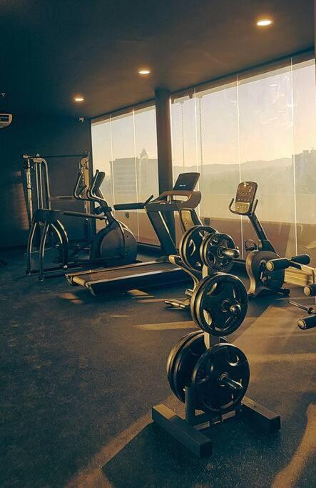 Entire Beautiful Condo With Rooftop Pool And Gym San Salvador Exteriör bild